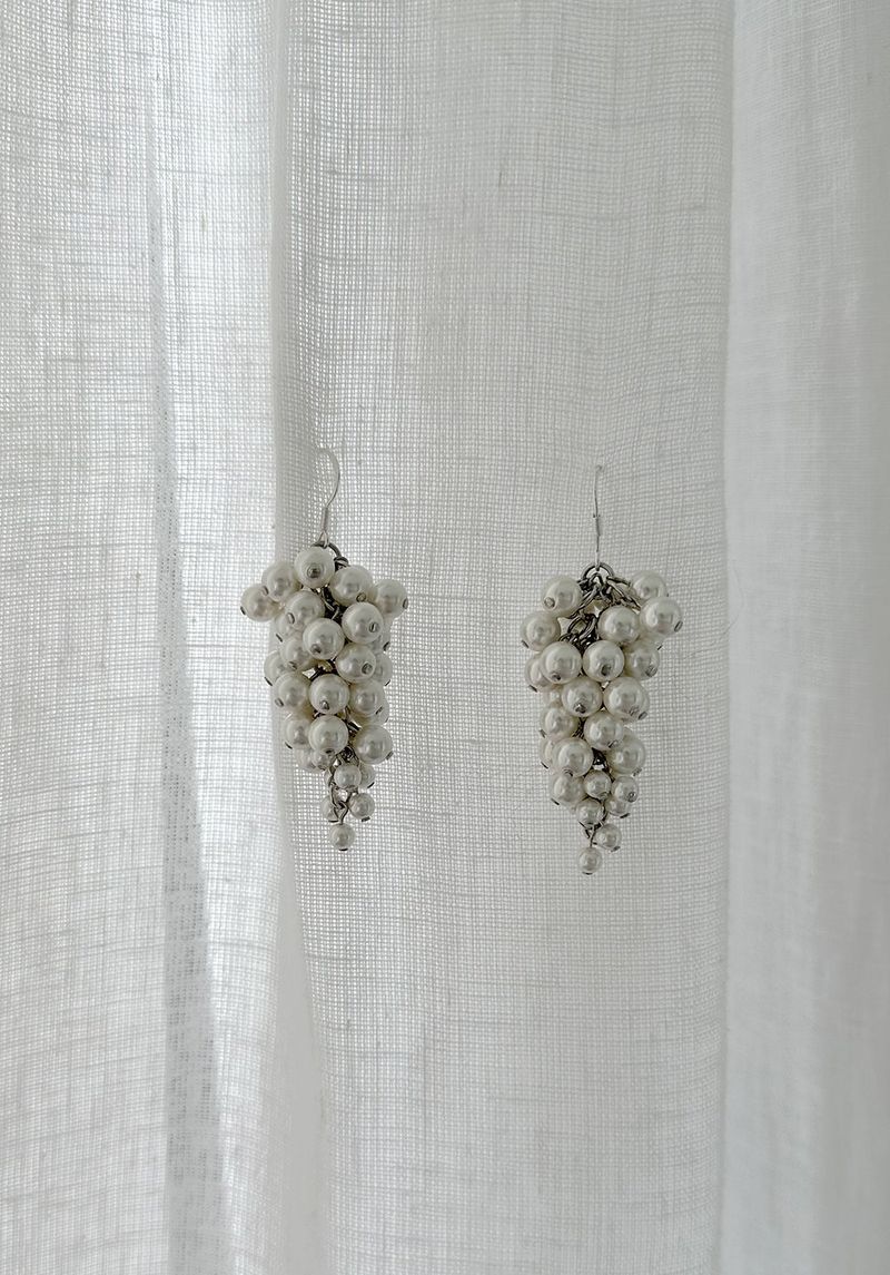pearl grape earring - white