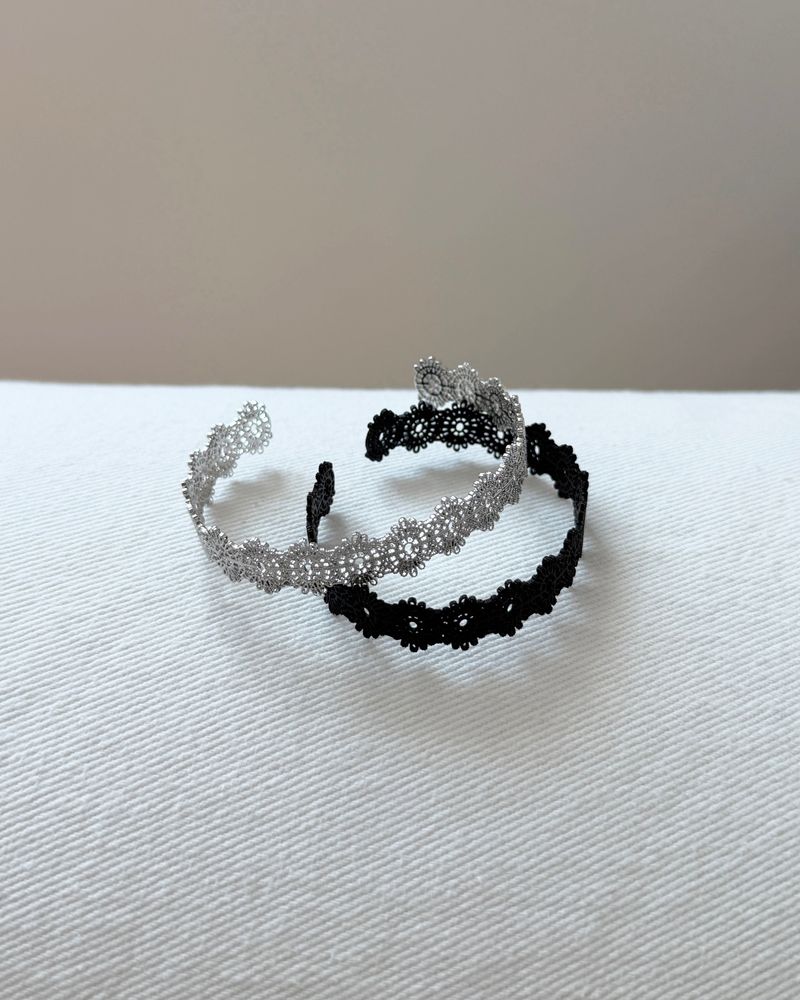 Lace Heart Line Bangle