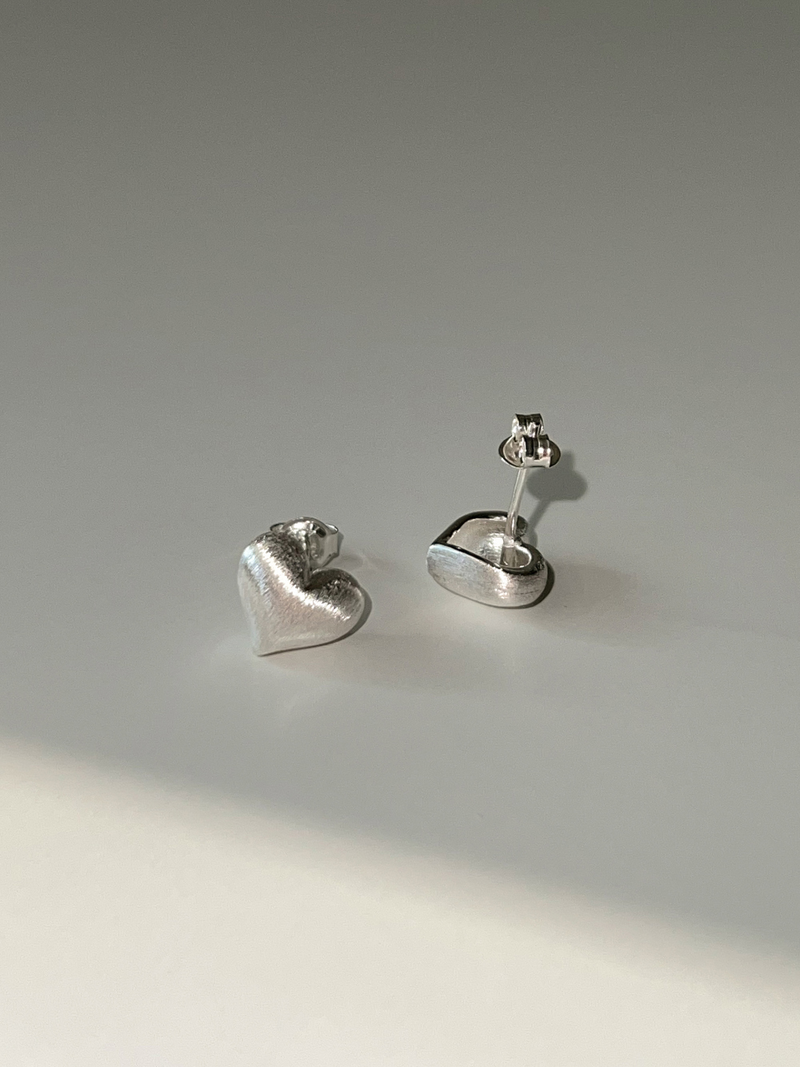 Chiffon heart earring (silver)