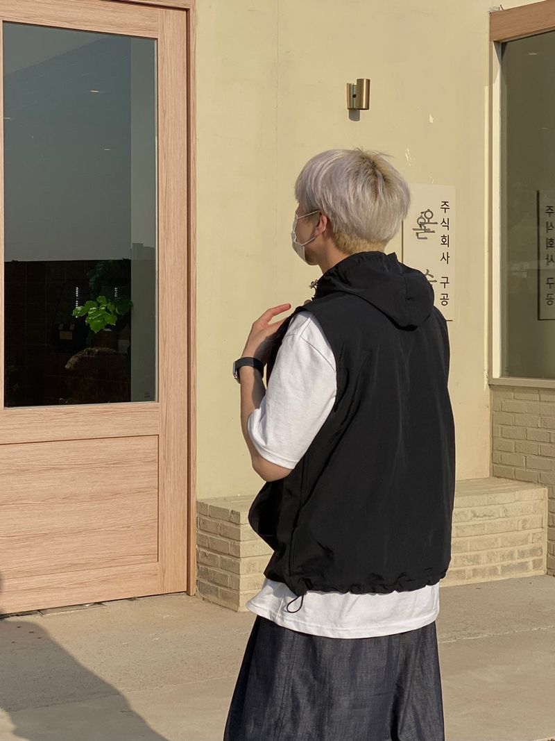 Track anorak vest