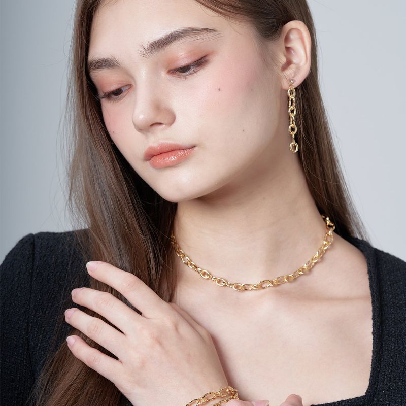 TWIST GOLD CHAIN NECKLACE