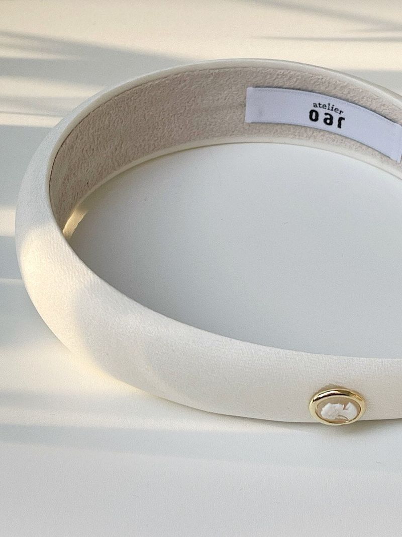 Vintage Mood Cameo Satin Volume HairBand [White]