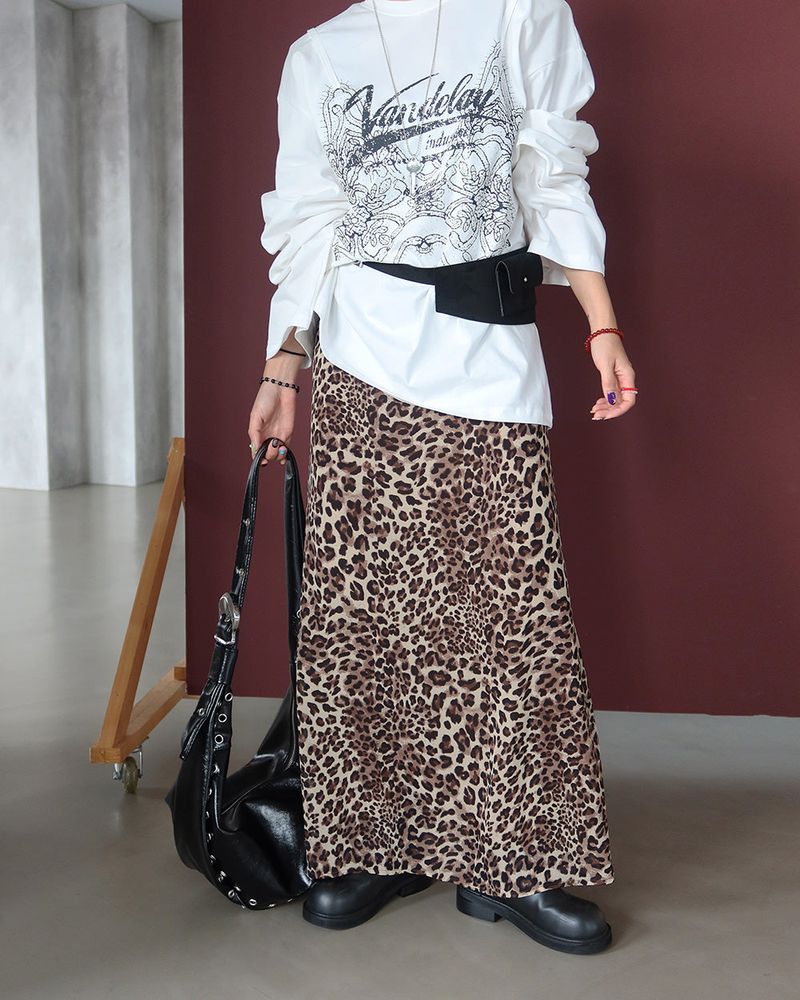 a lace bustier printed T-shirt