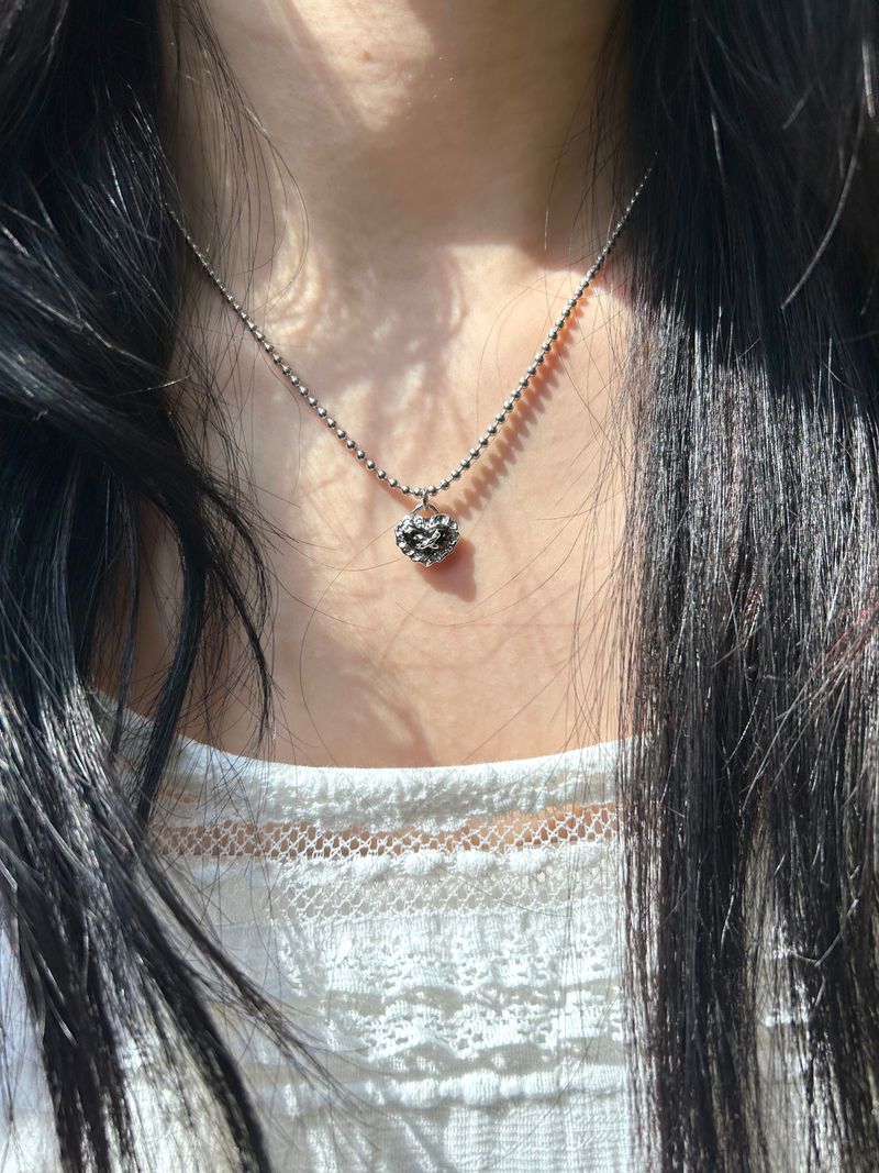 Kuro Lace Necklace