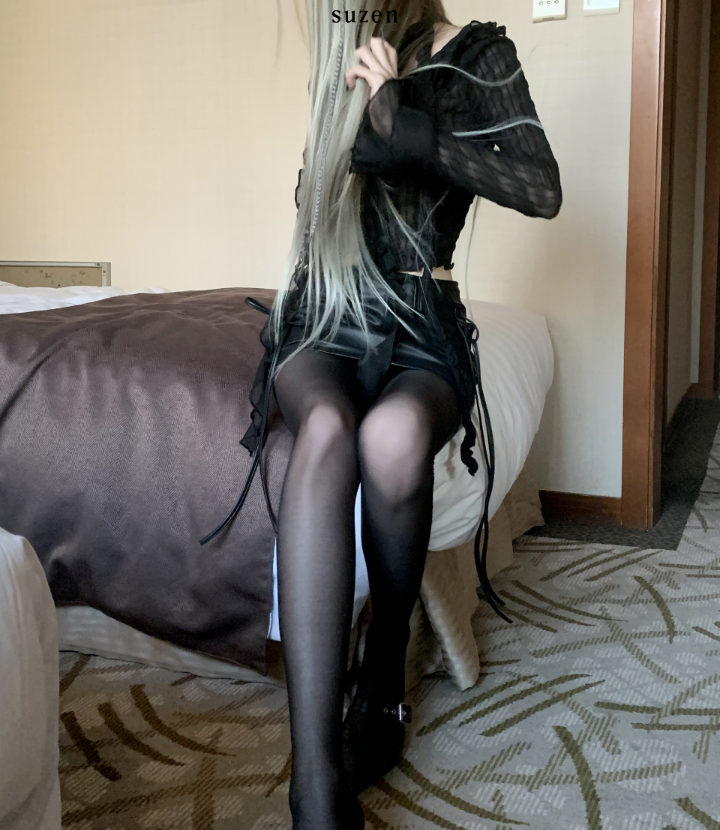 Mayou Shirring Scarf Blouse (black)