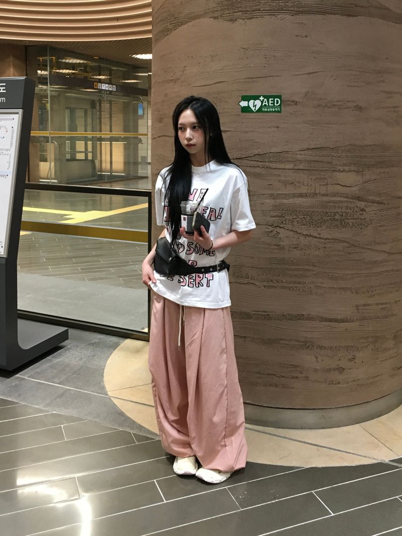 Cool Over Curved Nylon Pants (7c)