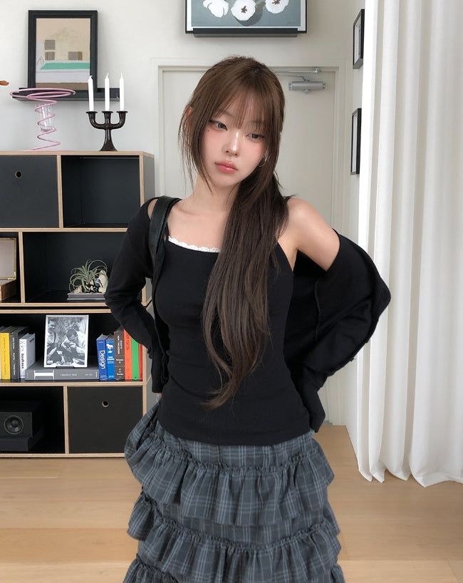 ULAN（ユレン）の「[Sleeveless + Cardigan Set] Moline Lace Layered Cardigan（Tops）」
