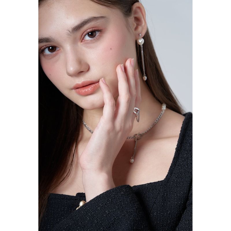 WHITE HEART DROP EARRING