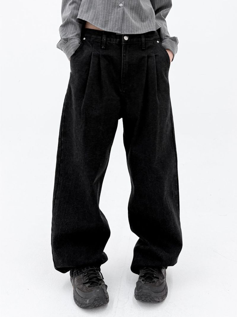 BASIC TWO TUCK BLACK DENIM
