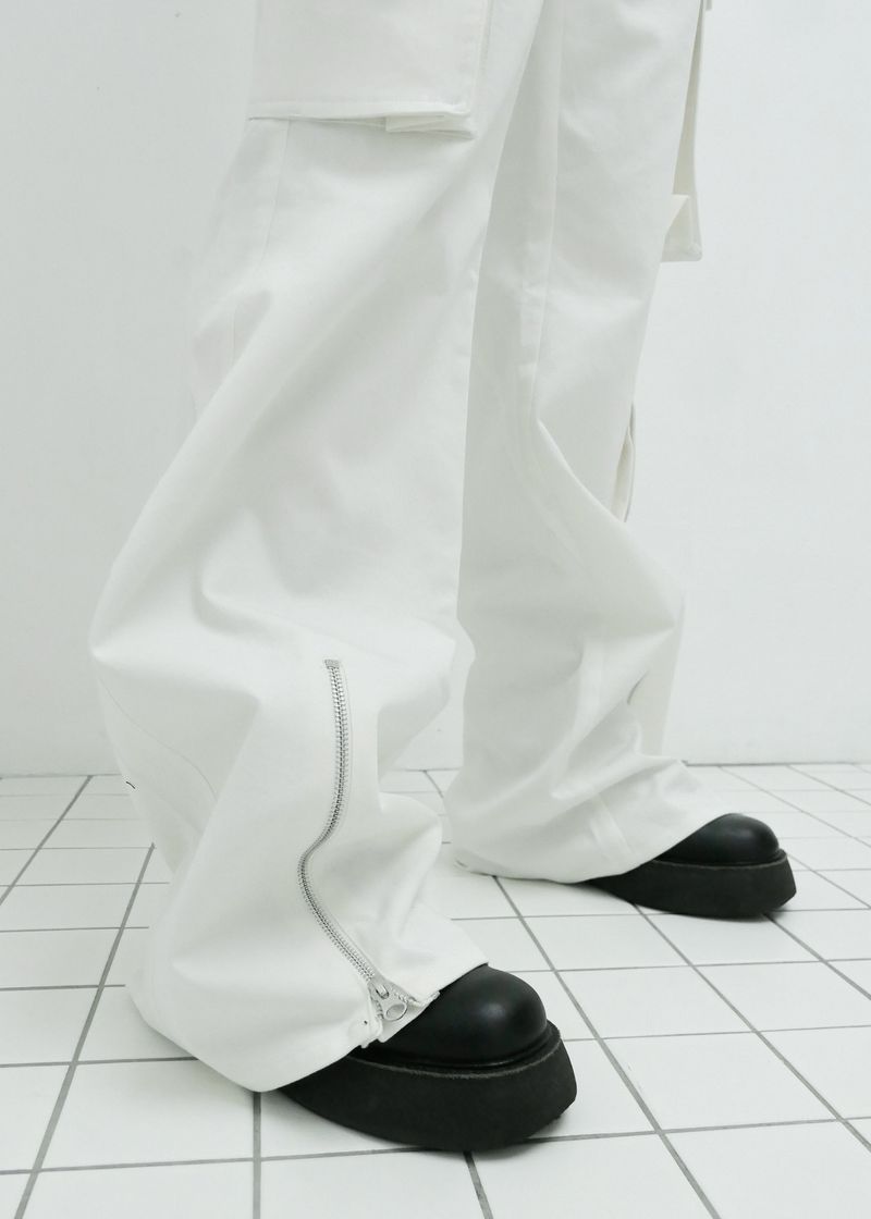 ZIPPER CARGO PANTS, WHITE