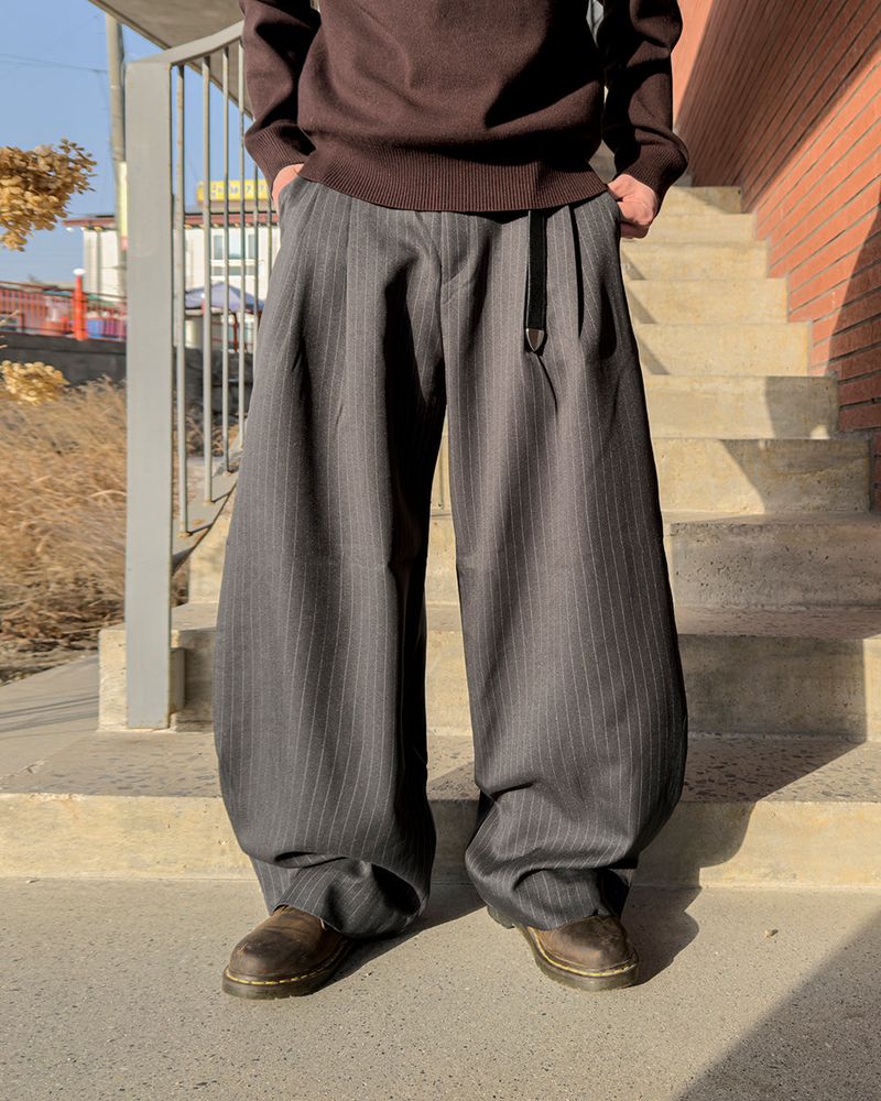Lentic Side Pintuck Striped Slacks