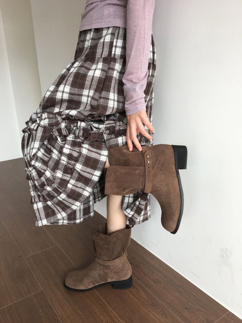 DUGGY（ダギー）の「スタッドフォールディングスエードブーツ (2color)（シューズ）」