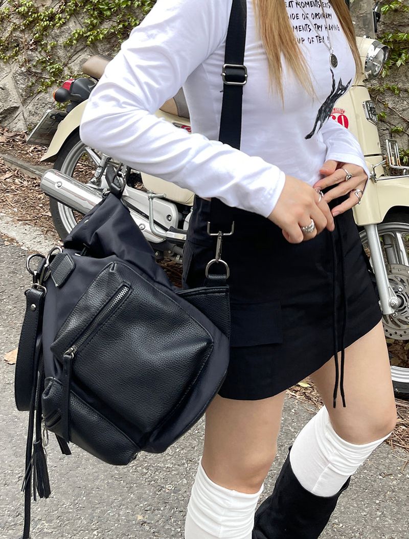 Daily Multi-Pocket Thistle Shoulder Bag