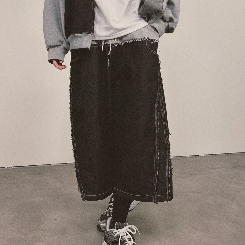 layered deconstructed denim capri shorts_black