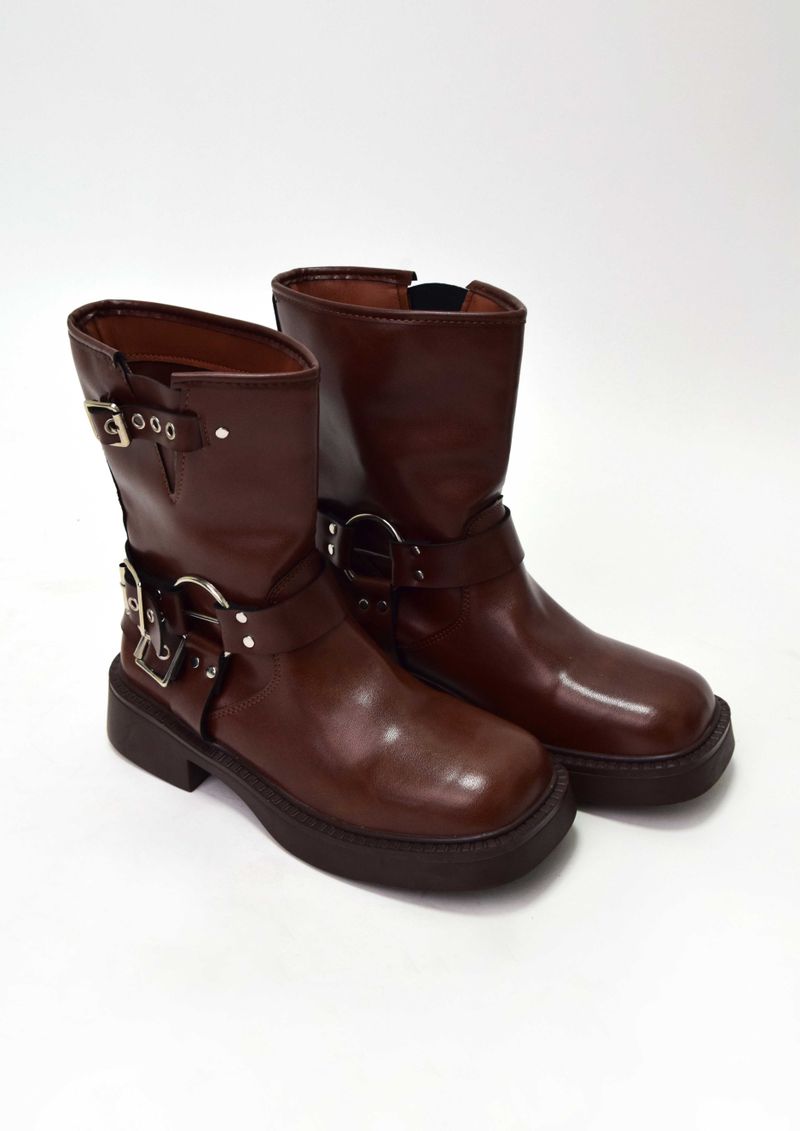 chain mid-calf boots