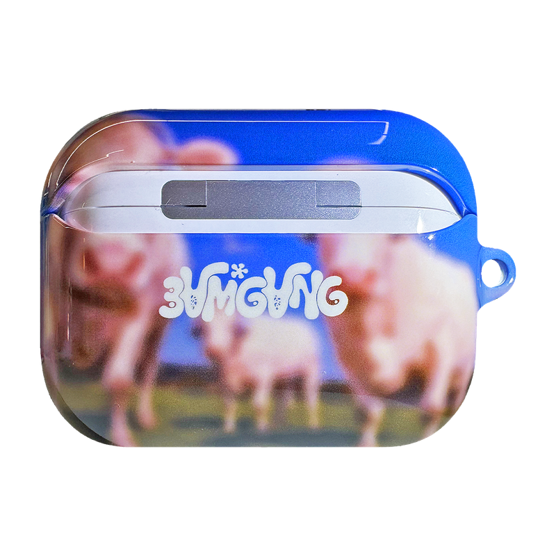 Furry Friends airpods case_Cow