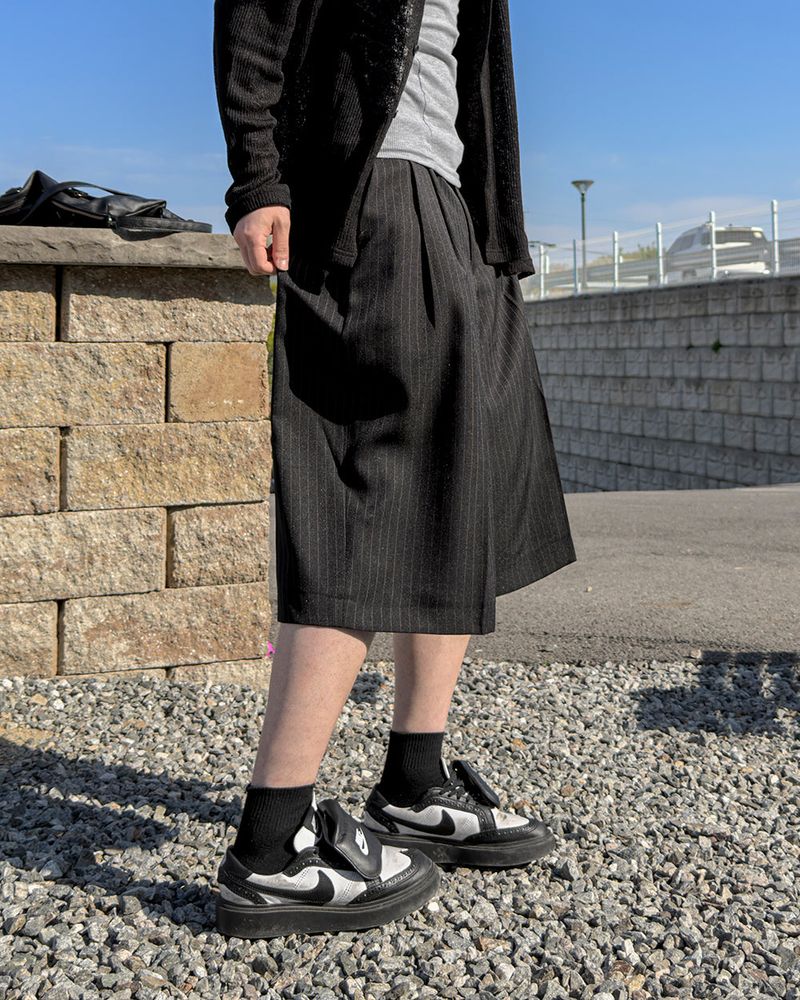 JIIGEUM（ジグム）の「Node Pin Stripe Bermuda Slacks（Pants）」