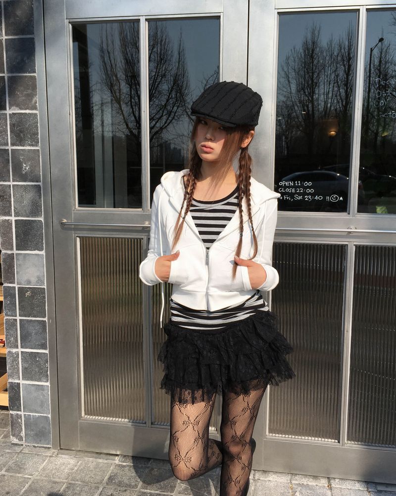 Cross strap shoes