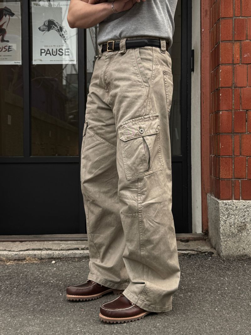 AVAND（アバンド）の「Twill curved wide cargo pants（Pants）」