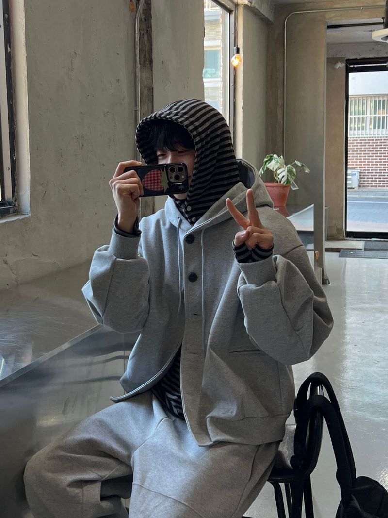 ESOO（イス）の「Nest Button Hoodie Zip-Up (3 Colors)（Tops）」