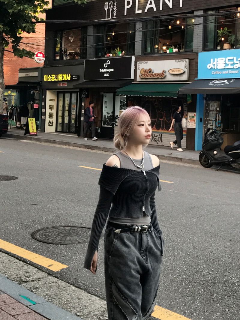 Unique cutting line grunge wide denim pants