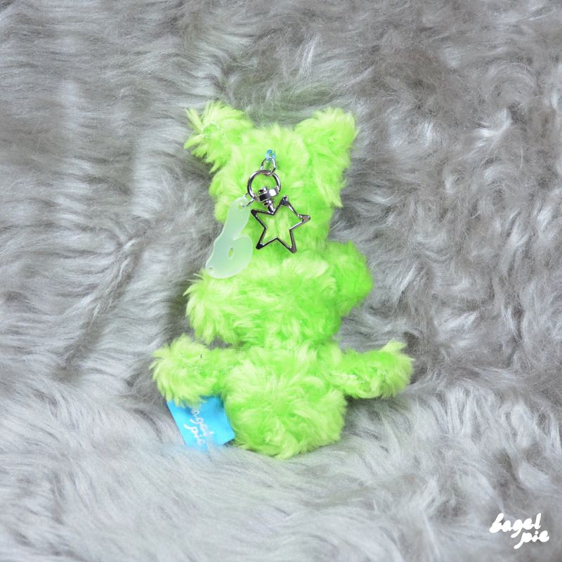 ALIEN PUPPY KEYCHAIN - AAAlien Pie Brothers