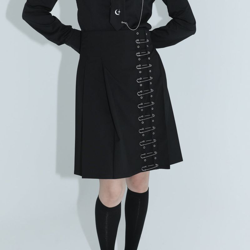 CLUT STUDIO(クラットスタジオ)の「0 9 safety pin midi wrap skirt - BLACK(Skirts)」