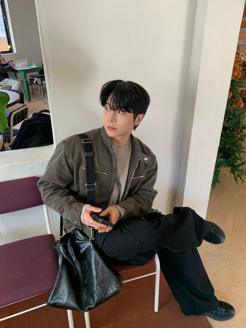 Slav pintuck cargo banding pants