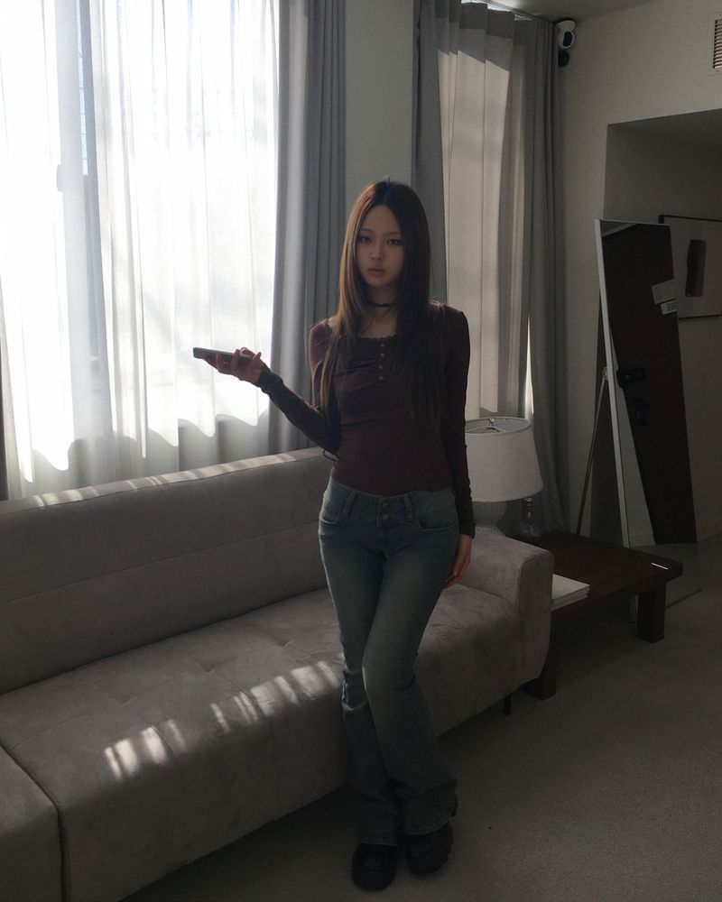 Grunge boots cut denim pants