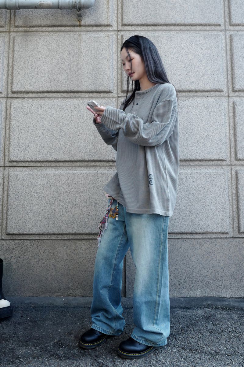 Light washing denim pants