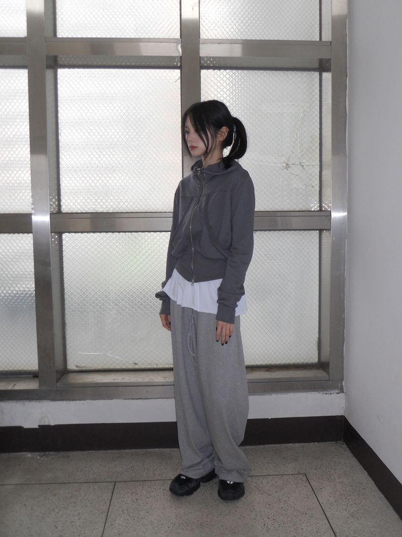 stud hood zip-up