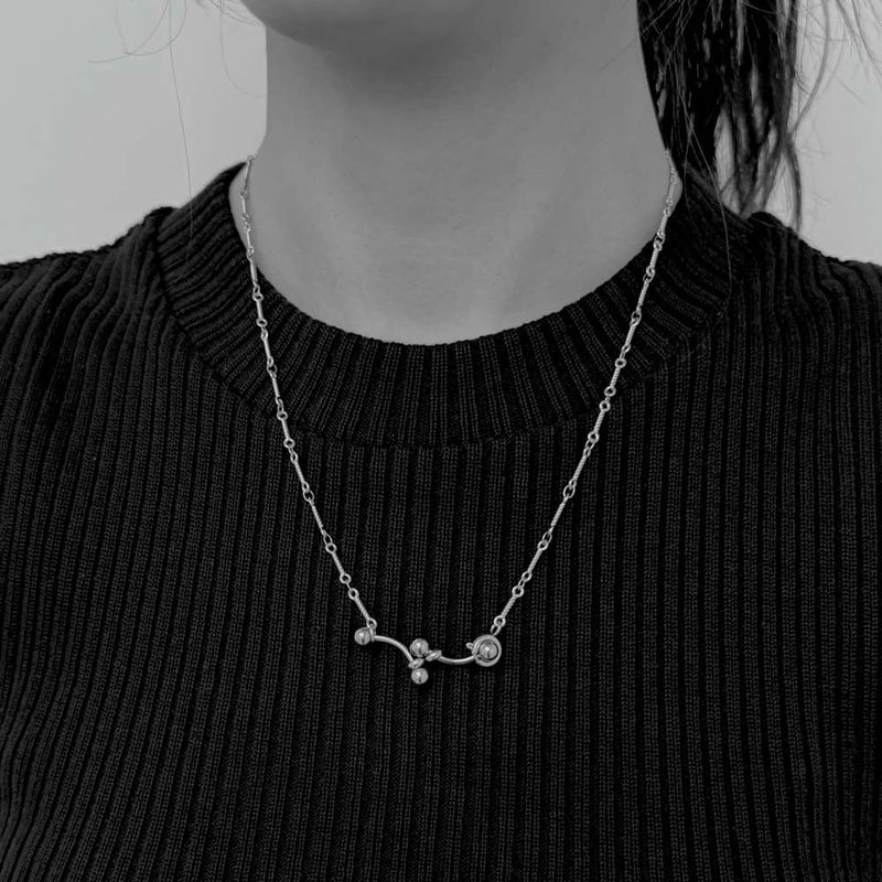 Piercing bar link necklace
