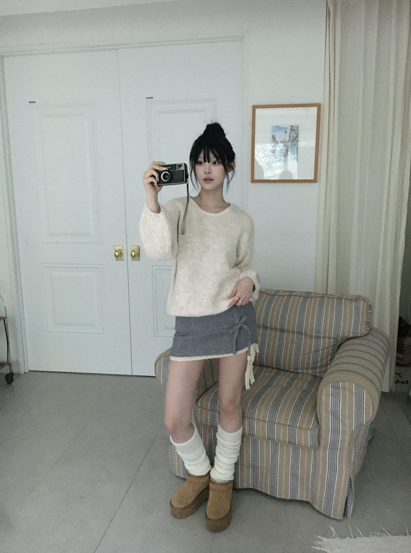 Gray lace knit skirt