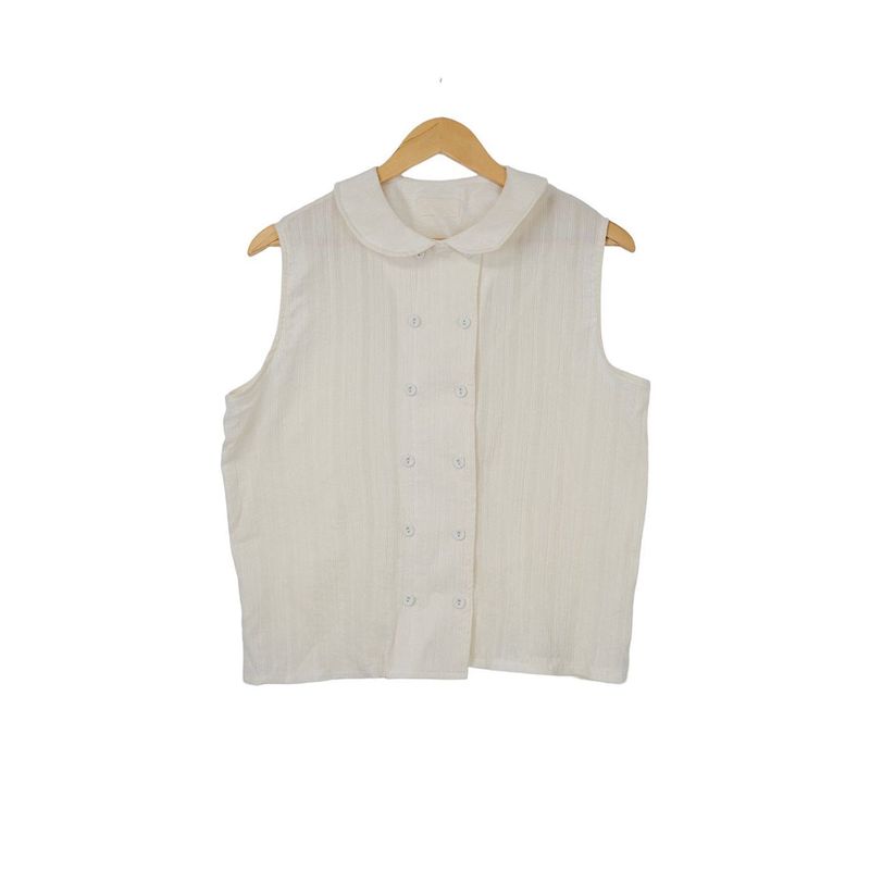 burring sleeveless blouse
