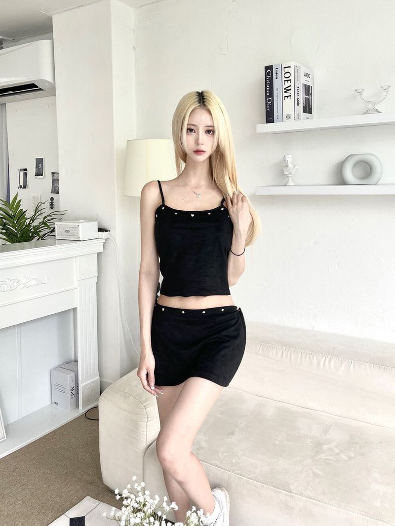 1360. Stud suede sleeveless (2color)