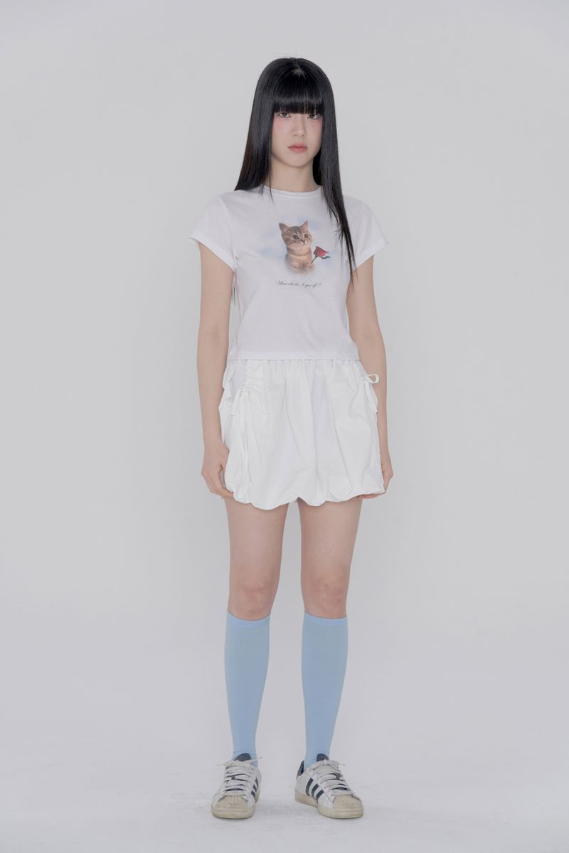 キャット ウィズ ア フラワー Tシャツ