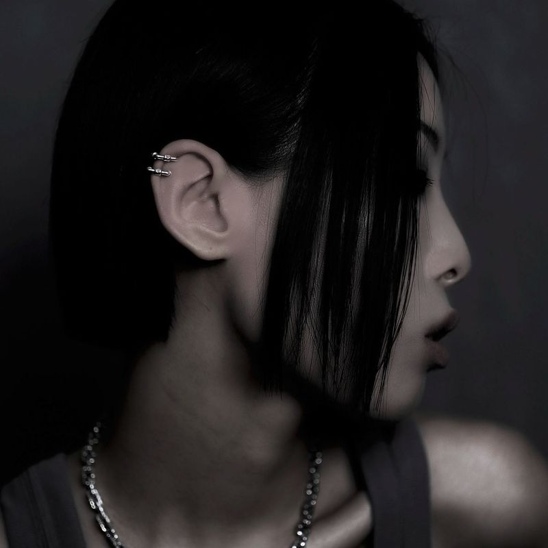 MICRO PIPE EAR CUFF
