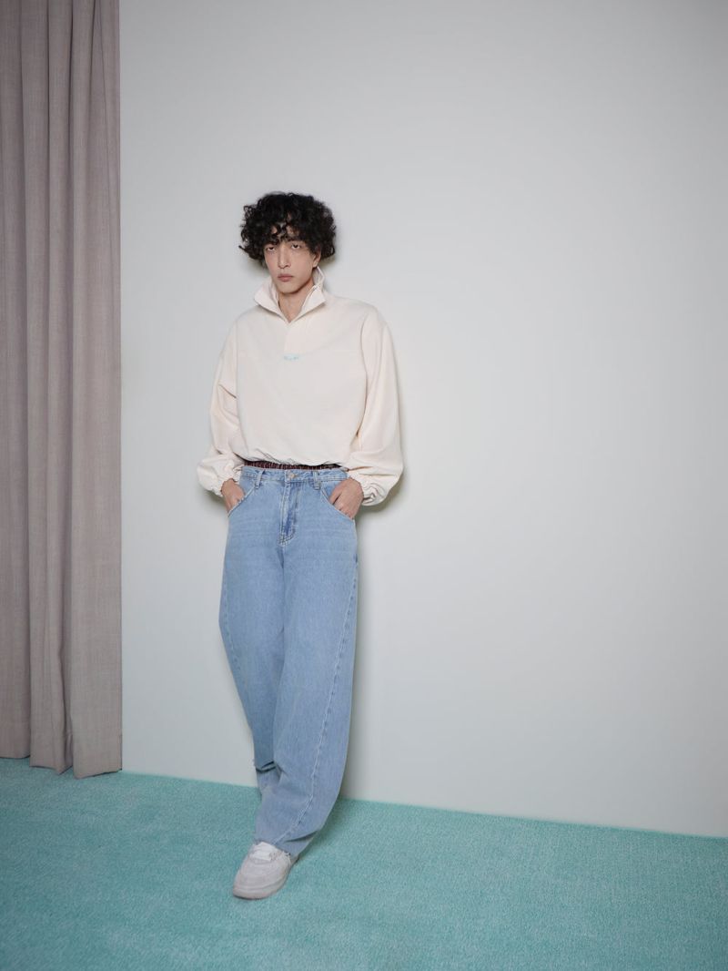 Quarter-Zip Balloon Pullover Sweatshirt