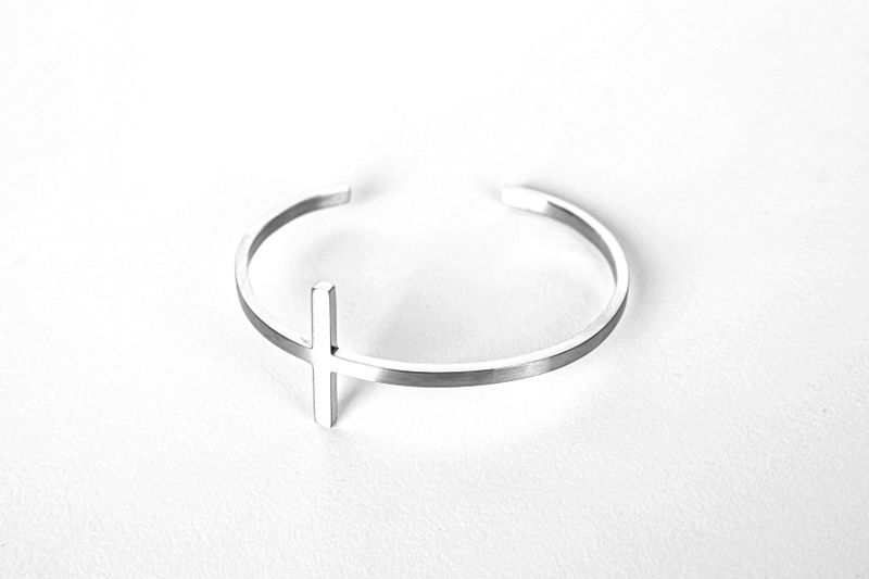S SY CROSS BANGLE