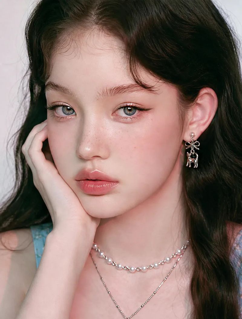 Kitty and Bow Earring - Silver Color