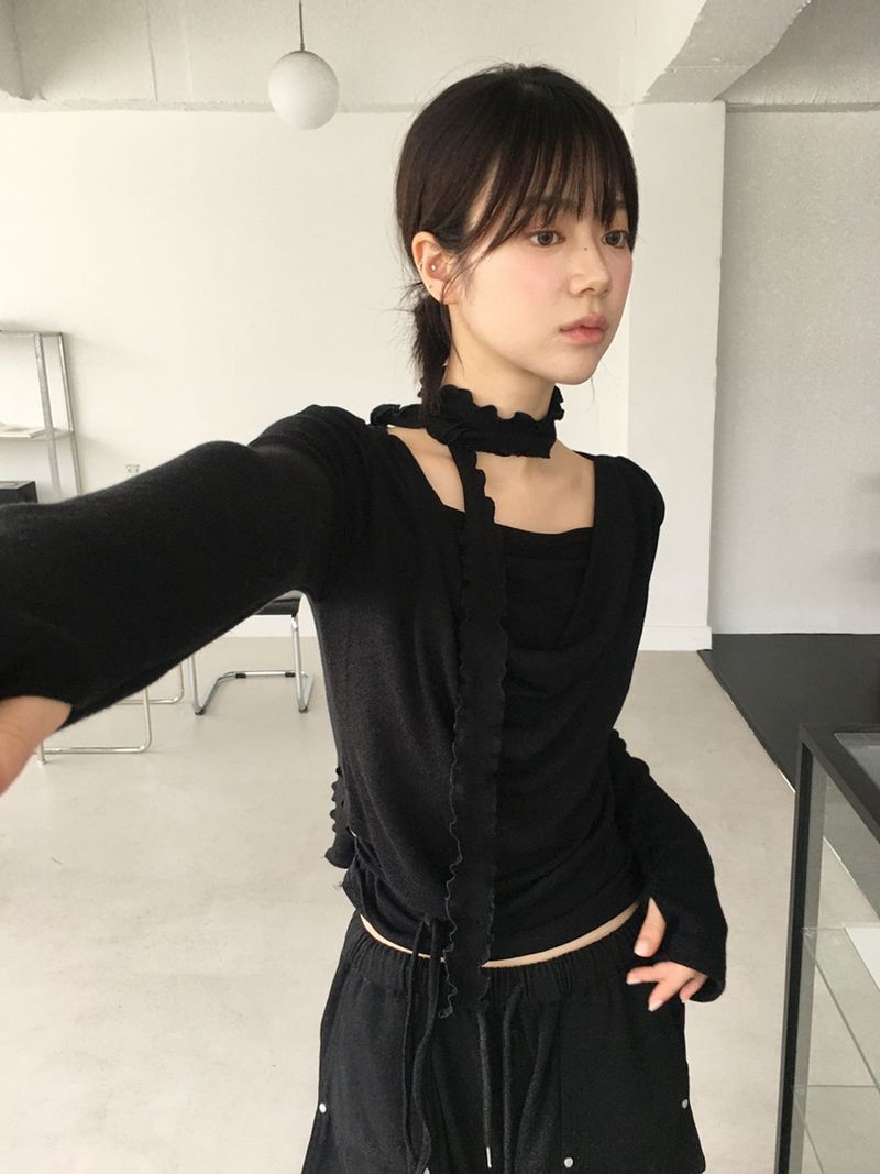nobiyaka（ノビヤカ）の「ミックスドレープスカーフT（トップス）」