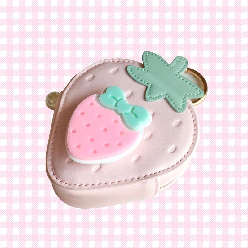mi ❤︎ littleboutique（ミ❤︎リトルブティック）の「Berry Cute Tok（Smartphone Accessories）」
