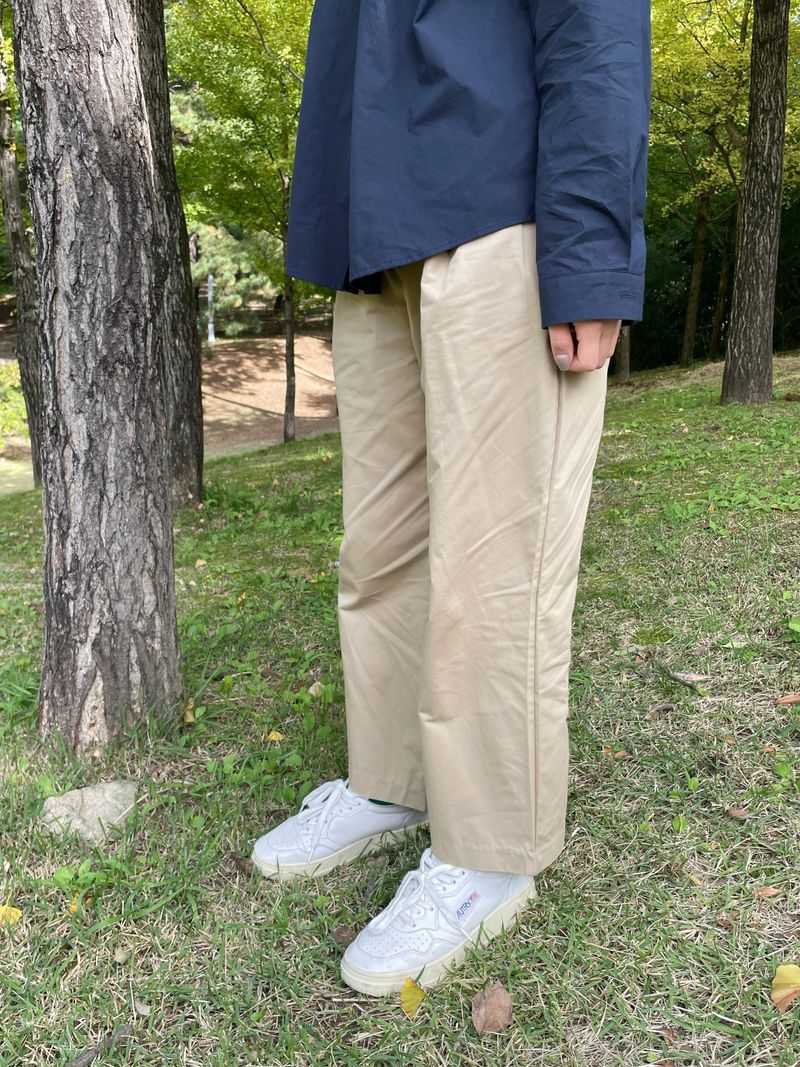 Round baggy fit cotton pants