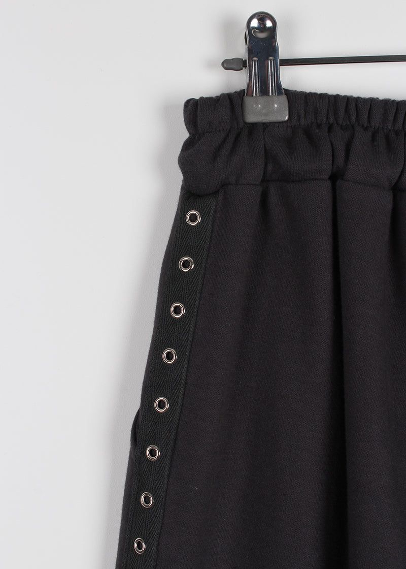 EYELET LINE BERMUDA PANTS