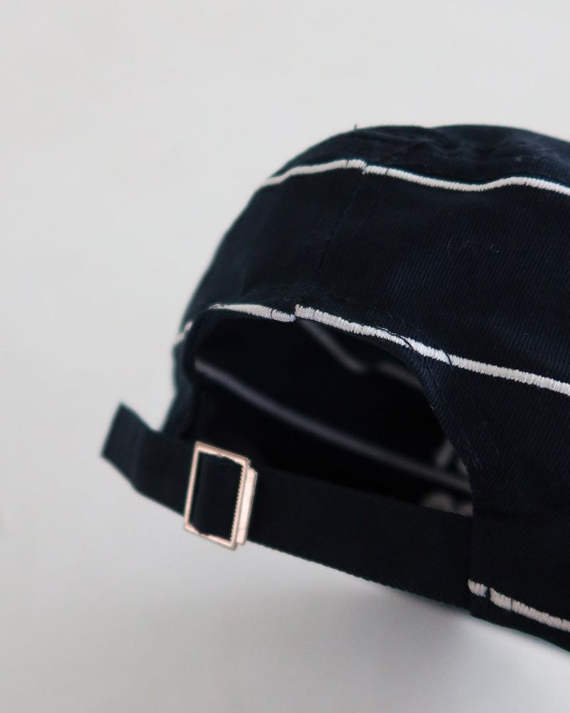 Stripe snapback ball cap