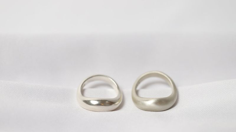 A RING (GLOSSY)