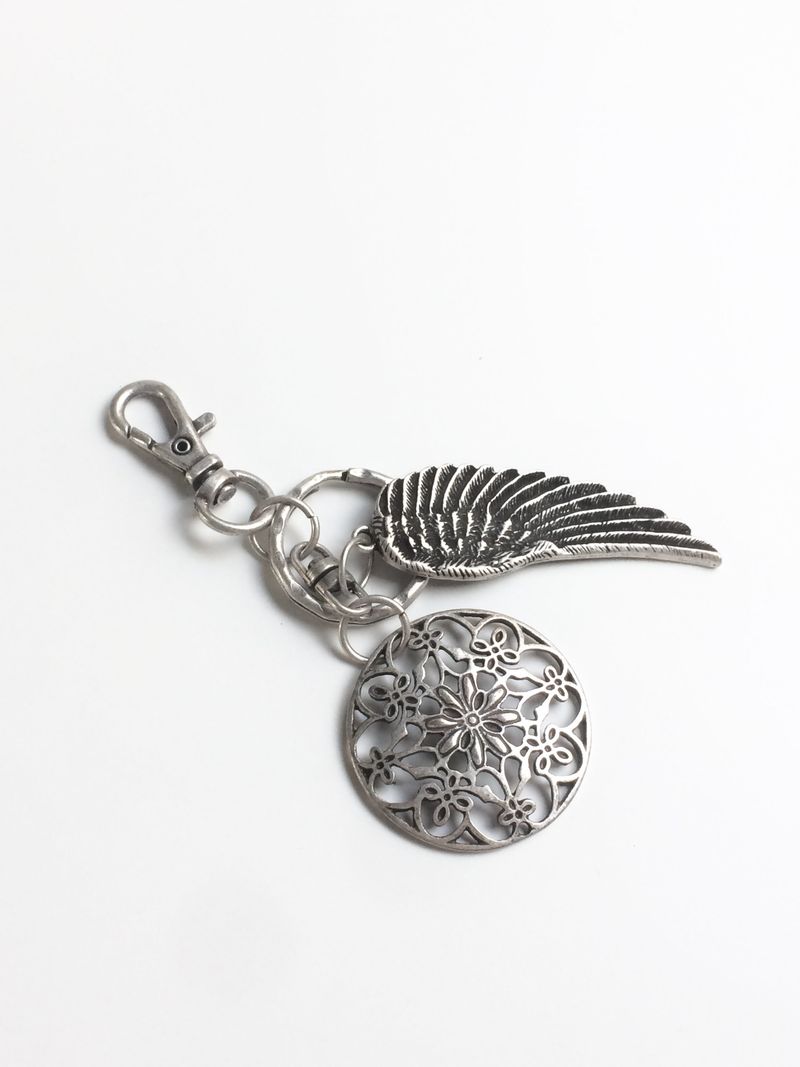 ORIENTAL FEATHER KEYRING