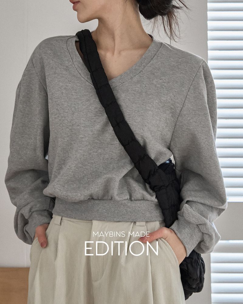[MADE] Newa Puff V-neck Sweatshirt