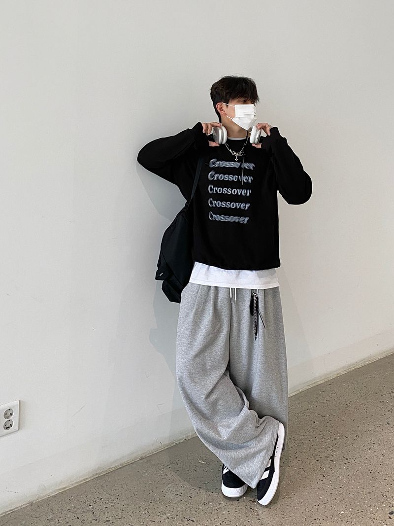 a cross-over lettering sweatshirt (3color)