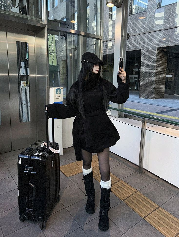 High-neck short strap coat